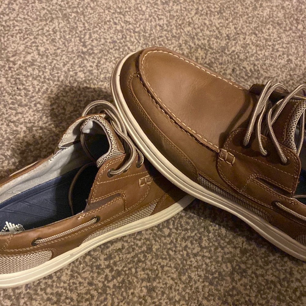 New mens Dockers shoes.